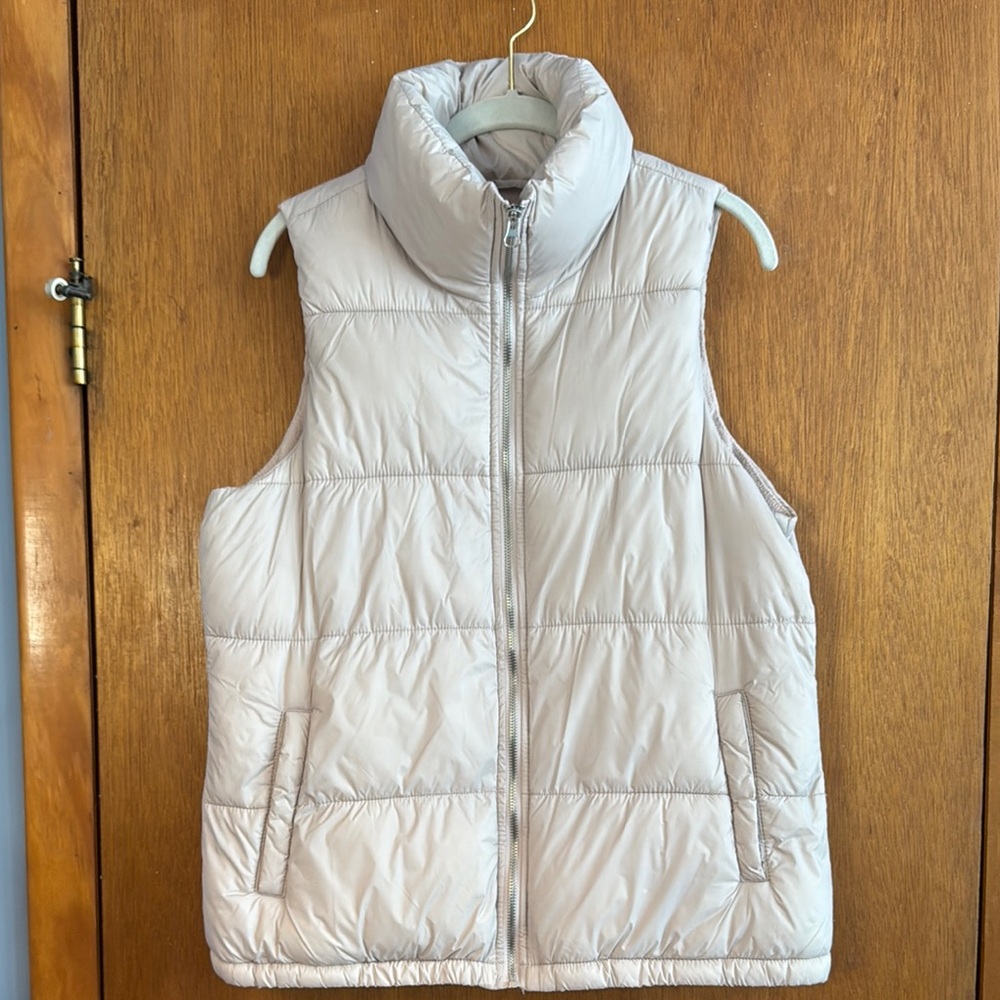 Old Navy Cream Puffer Vest Sz M